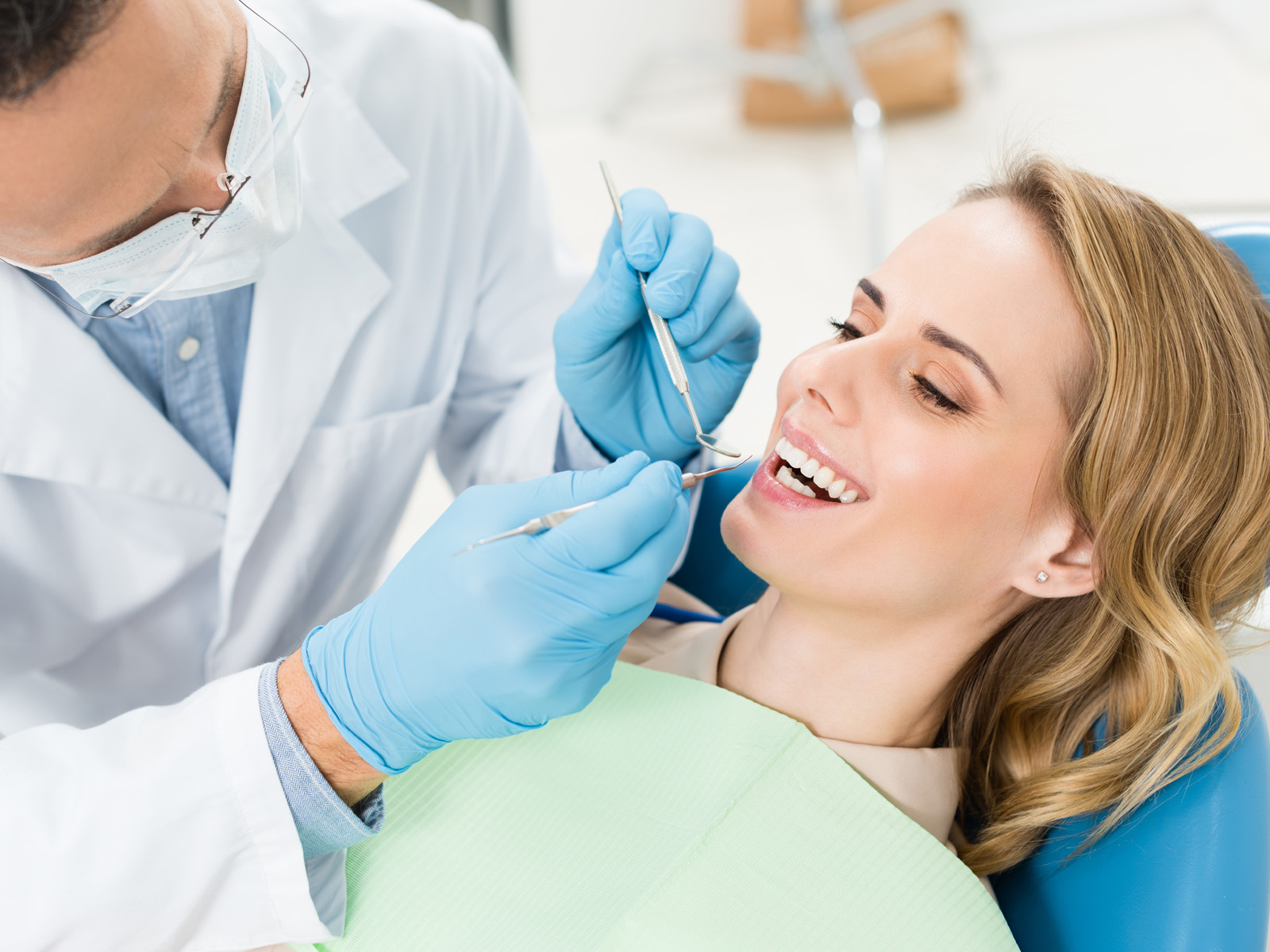 What are symptoms of infection after root canal?