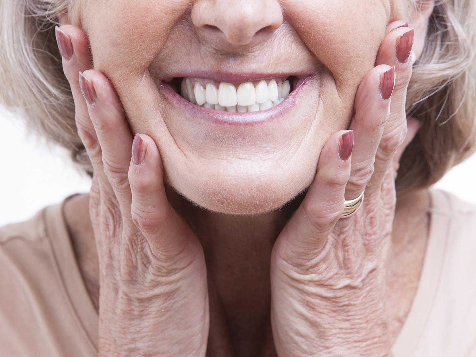 What to expect when wearing dentures for the first time?